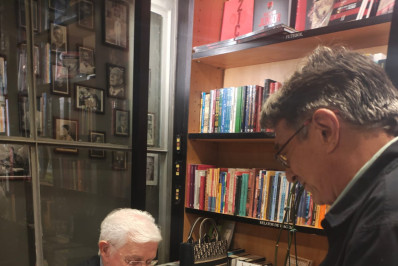 Moreira Franco autografa em Icaraí