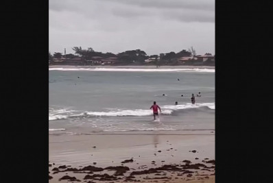 Banhista é resgatado após ser arrastado por corrente em Geribá, em Búzios