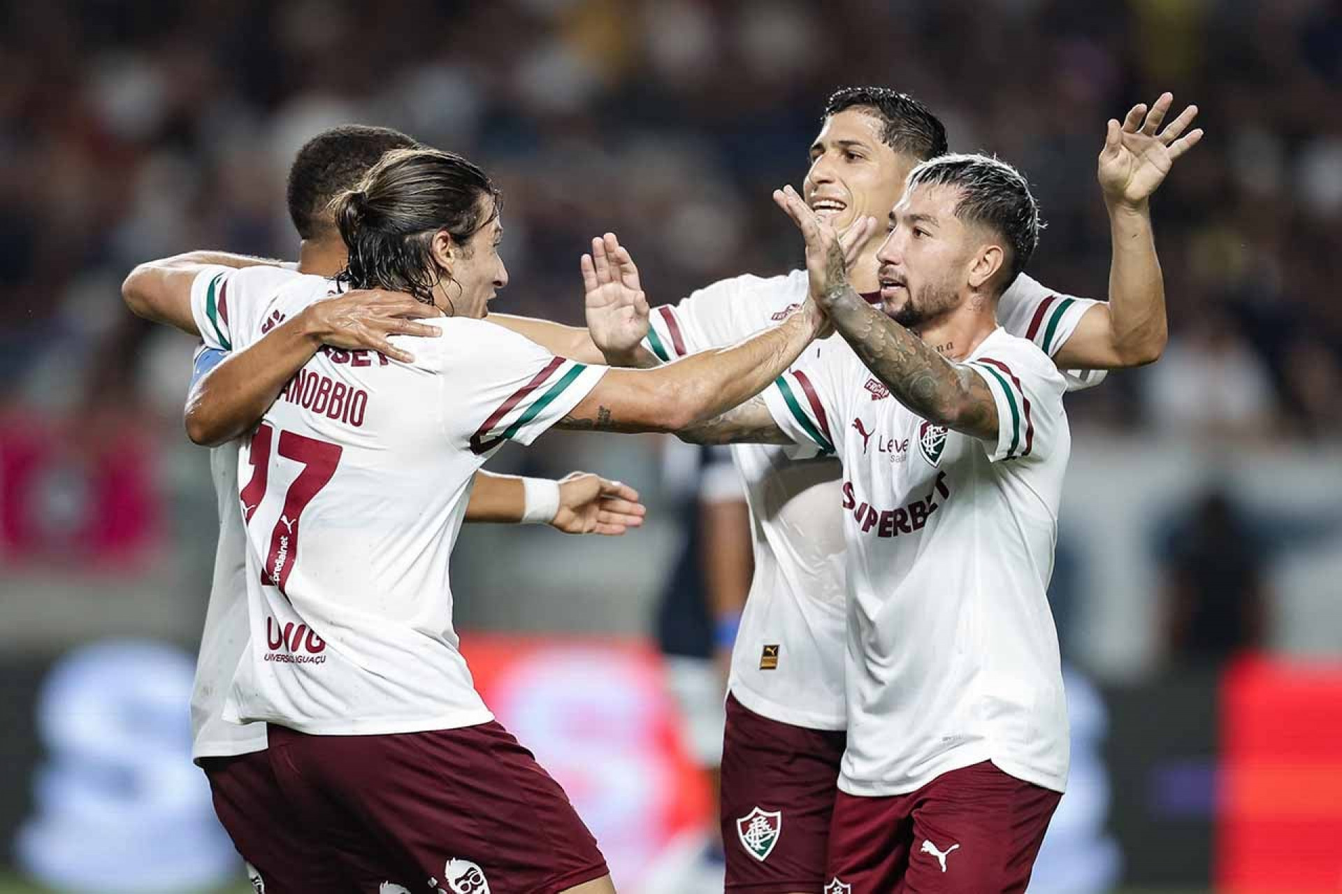 Acosta-Savarino: dupla mostra sintonia e gera otimismo no Fluminense