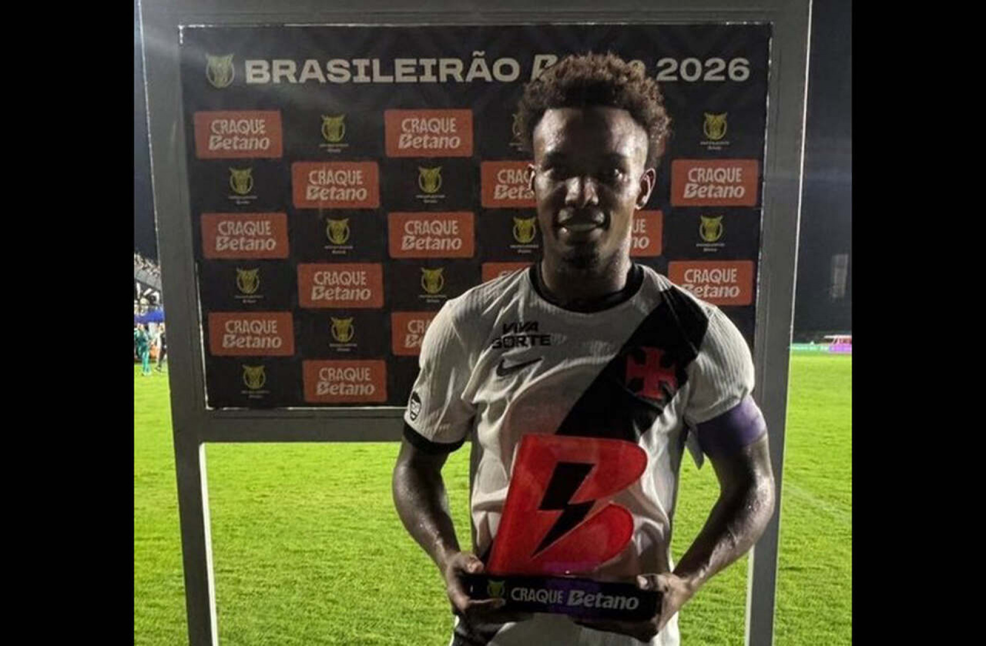 Thiago Mendes conduz o Vasco &agrave; virada em sua estreia como capit&atilde;o
