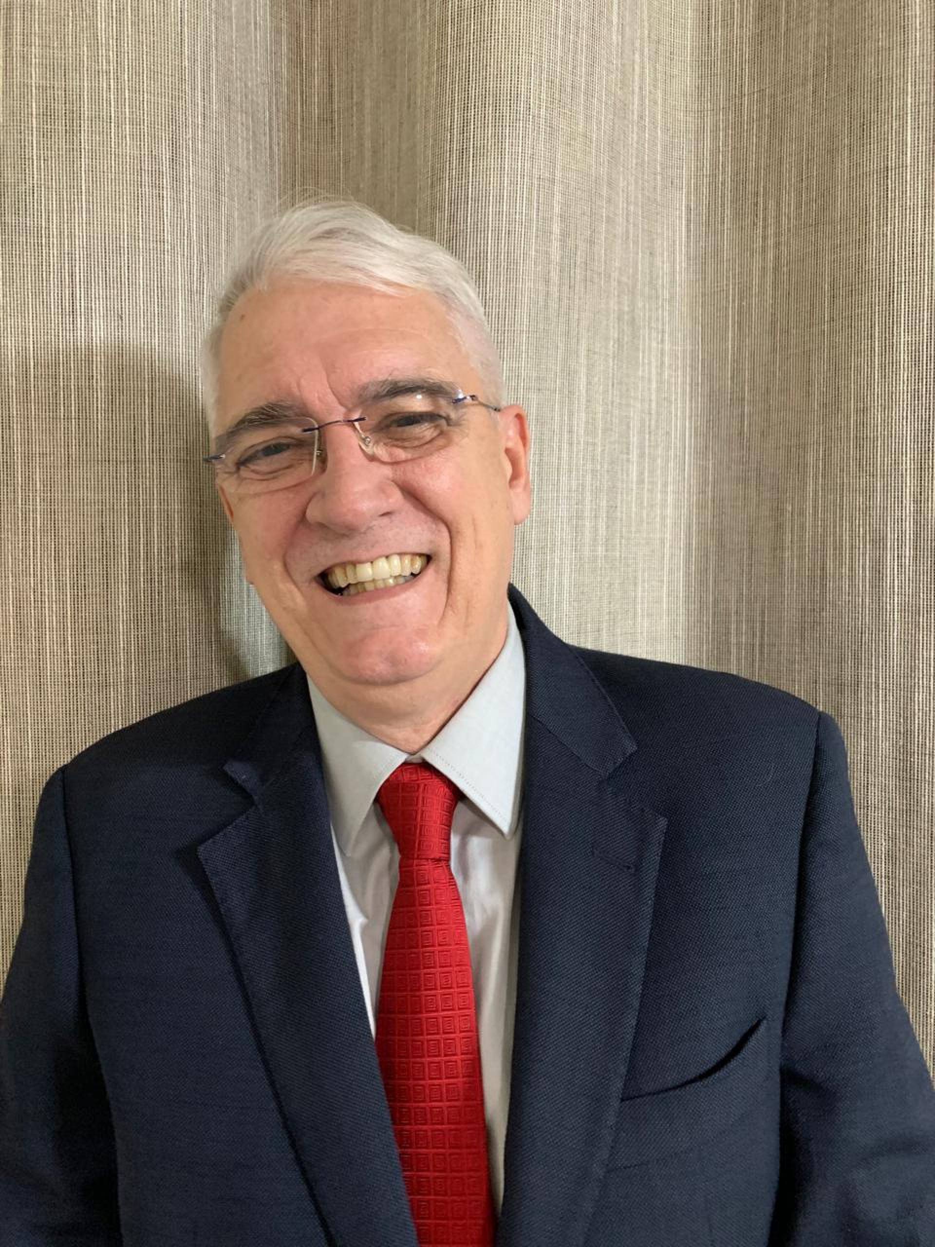 O ginecologista Luiz Carlos da S. Santos diz que mulher não deve sentir dor - Arquivo pessoal