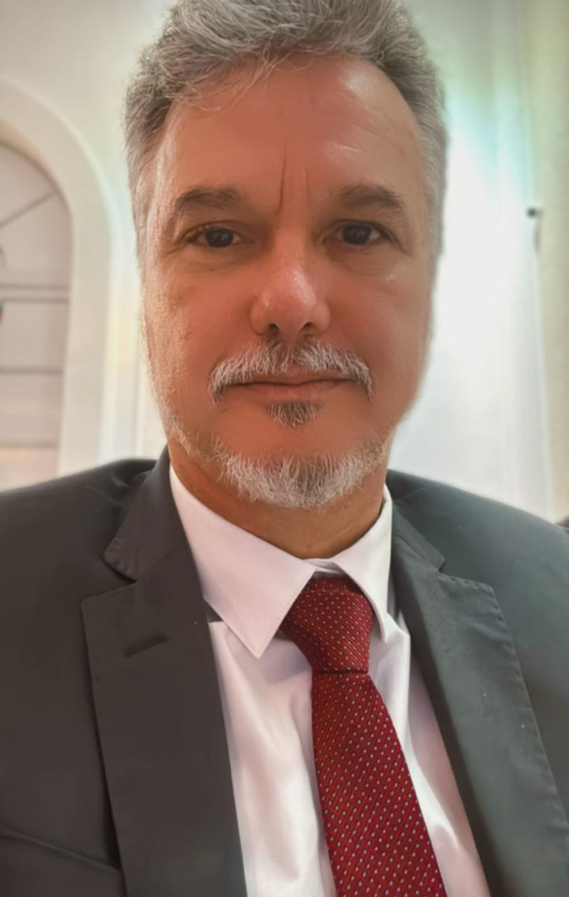 Nefrologista Paulo Fraxino diz que muita gente nem sabe que tem a doença - Divulgação