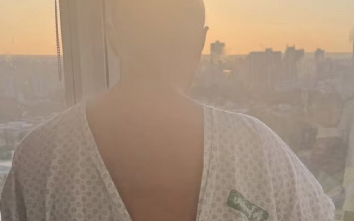 Recuperado de grave acidente, Pedro Severino emociona ao dar pontap&eacute; inicial na Botafogo Academy