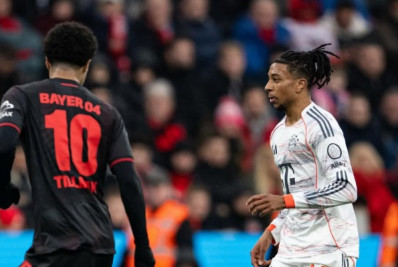 Bayern tem dois expulsos, empata com Leverkusen e fica com nove pontos de vantagem na liderança