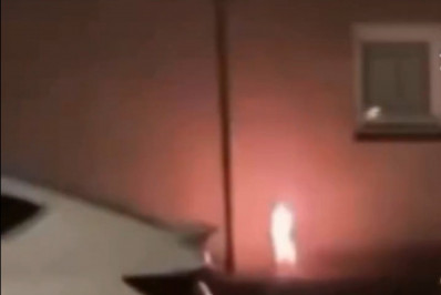 Explosão atinge muro de escola judaica em Amsterdã