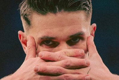 Arsenal vence Everton e dispara na liderança do Campeonato Inglês