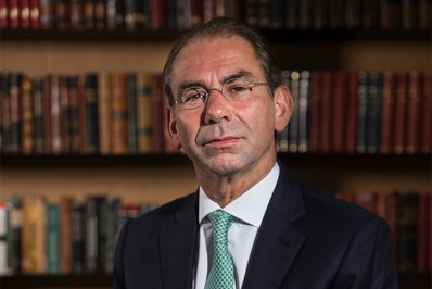 Quem é o novo advogado de Daniel Vorcaro, que já defendeu José Dirceu e Walter Braga Netto