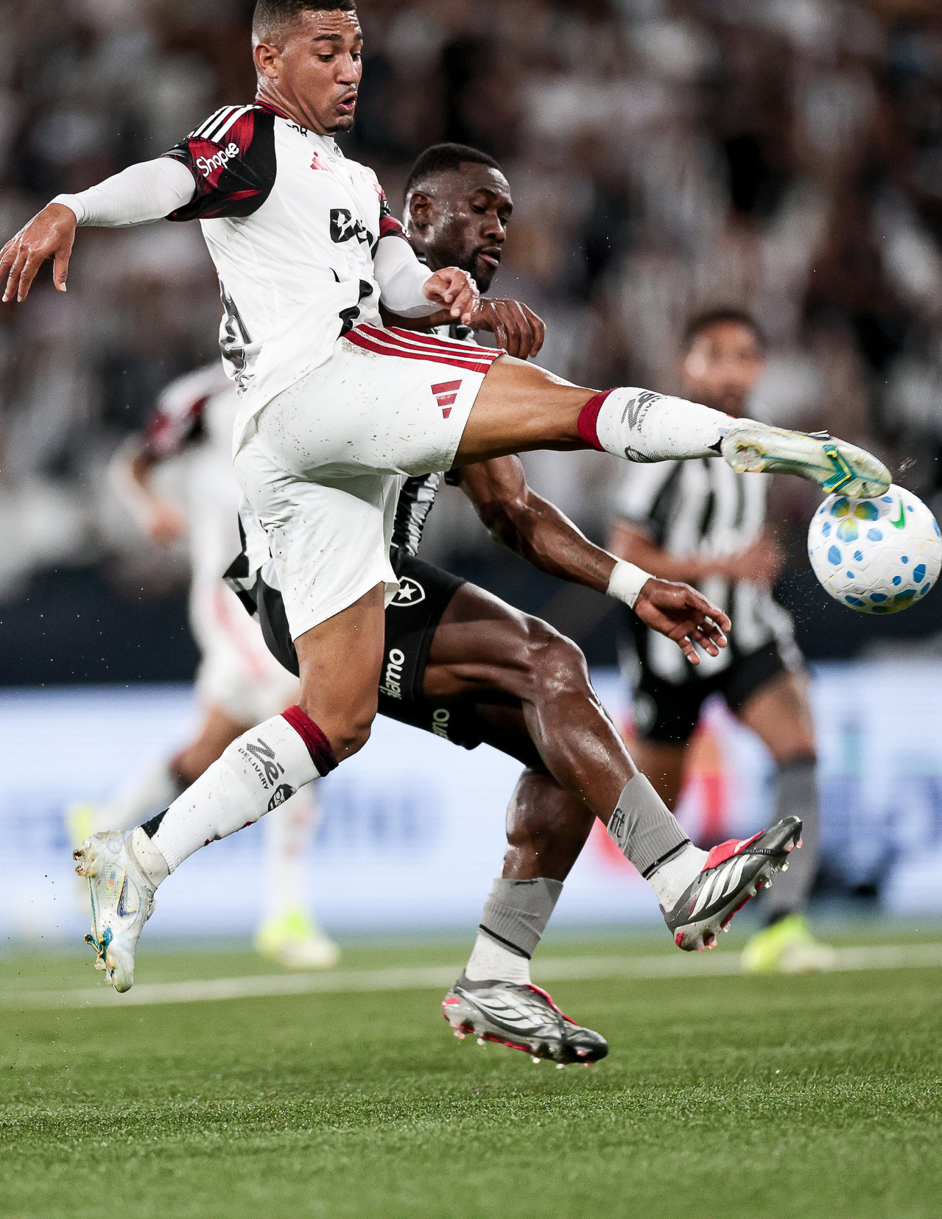 Flamengo superou o Botafogo neste sábado (14) - Gilvan de Souza / Flamengo