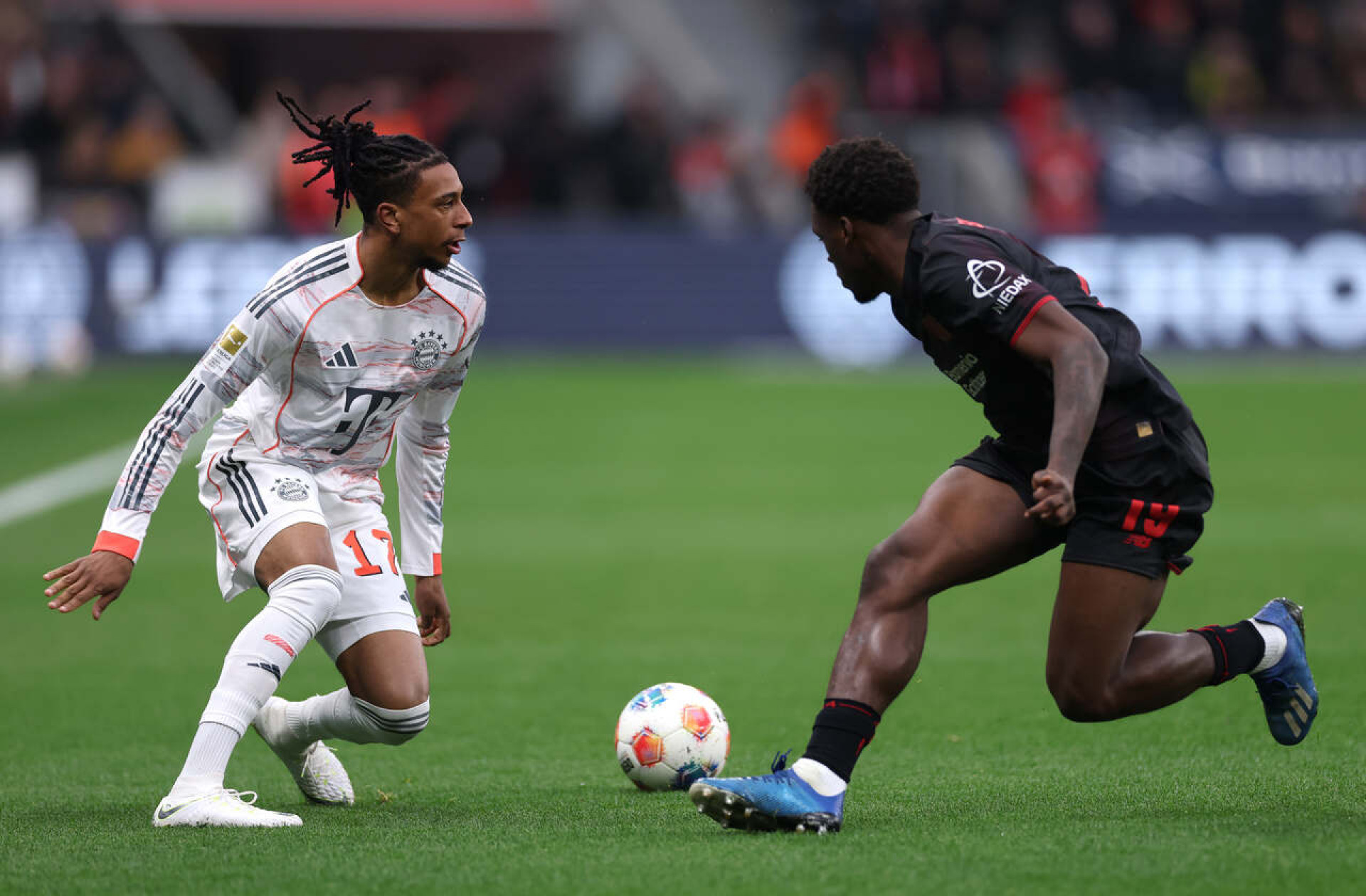 Bayern, com dois a menos, segura empate frente ao Leverkusen em jogo pol&ecirc;mico