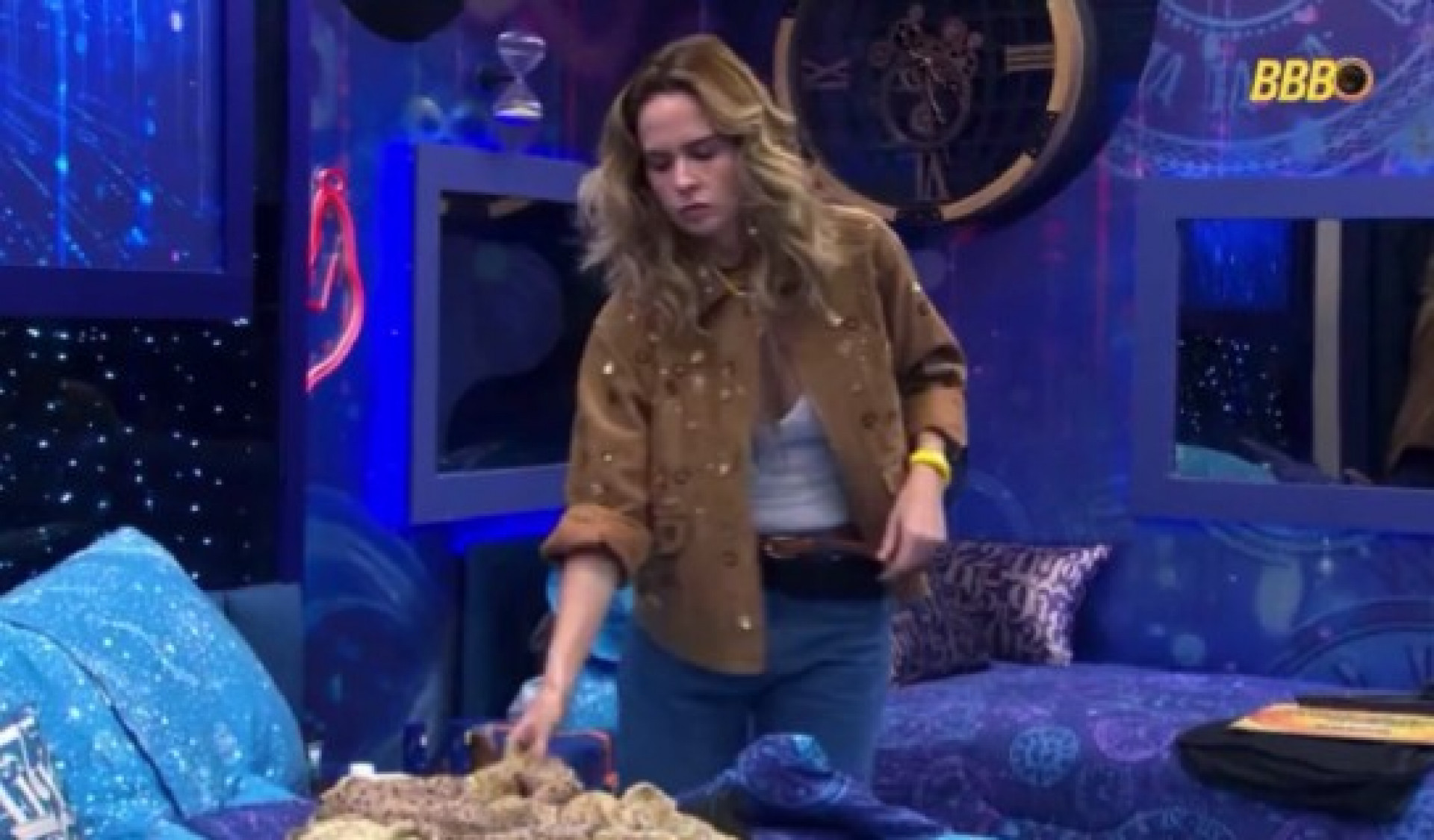 Ana Paula se recusa a vestir figurino de festa enviado pela produção do 'BBB 26' - Reprodução de vídeo / X