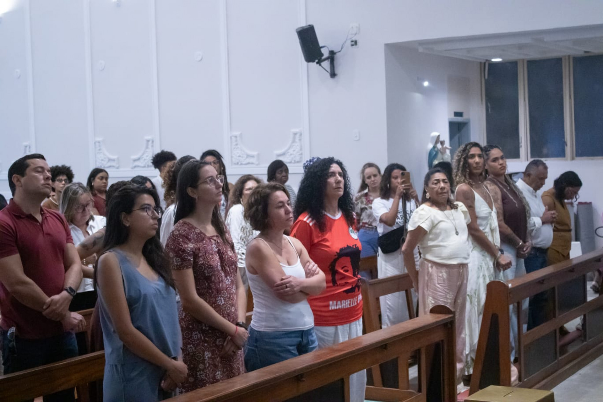 Famílias de Marielle Franco e Anderson Gomes estiveram na missa - Érica Martin / Agência O Dia