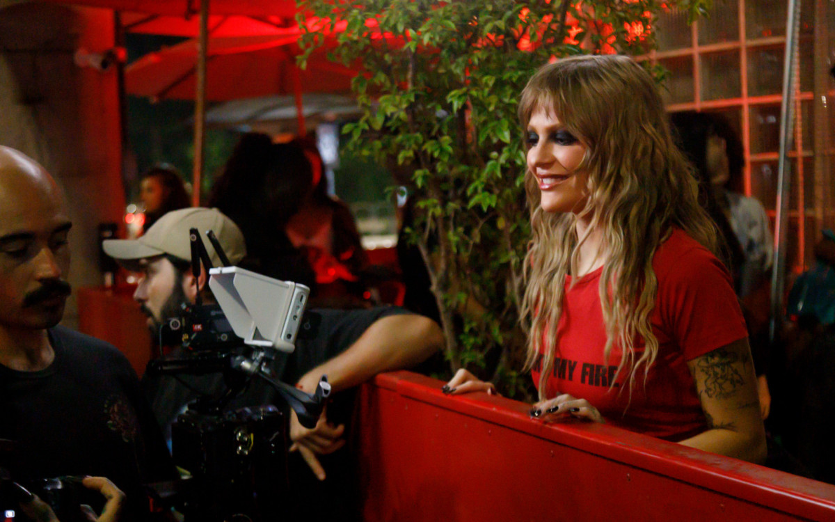 Luísa Sonza nos bastidores de gravação