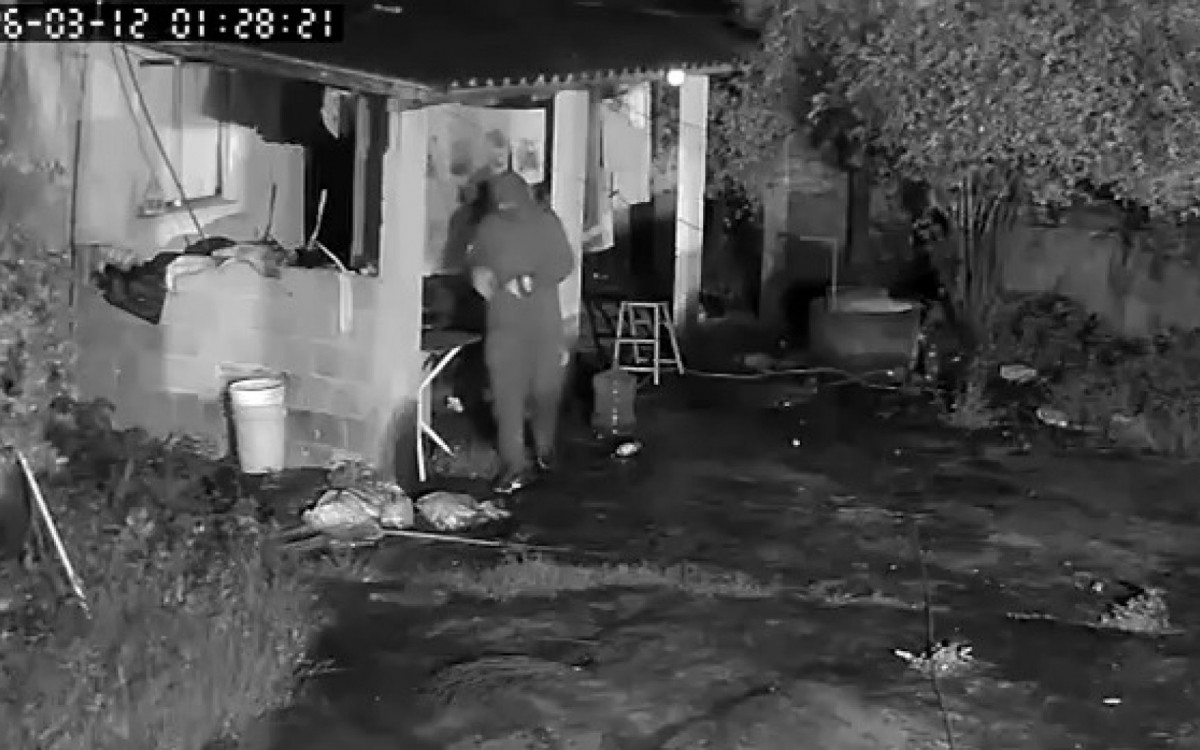 Renan Guimarães de Souza Augusto utilizou uma touca ninja para invadir a casa