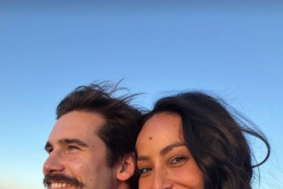 Sabrina Sato e Nicolas Prattes aproveitam passeio de jet ski juntinhos