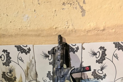 PM prende quatro homens e apreende armas na Vila Sapê