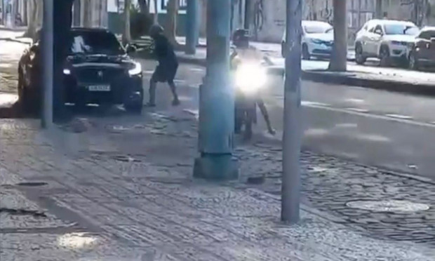 PM reage a tentativa de assalto e troca tiros com bandidos em Vila Isabel