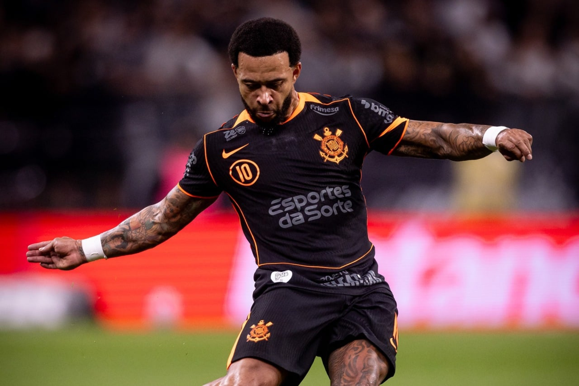 Depay lamenta empate e diz que Corinthians n&atilde;o jogou bem no segundo tempo