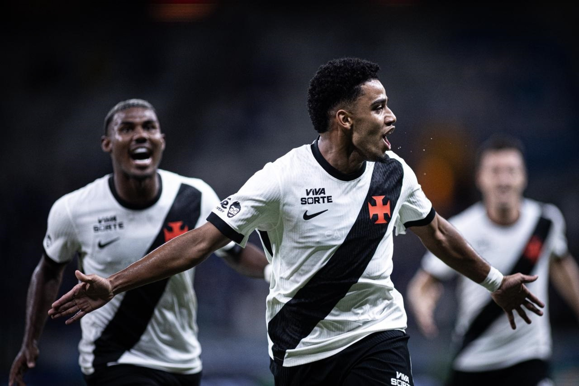 Jogadores do Vasco celebram gol do Barros - Matheus Lima / Vasco