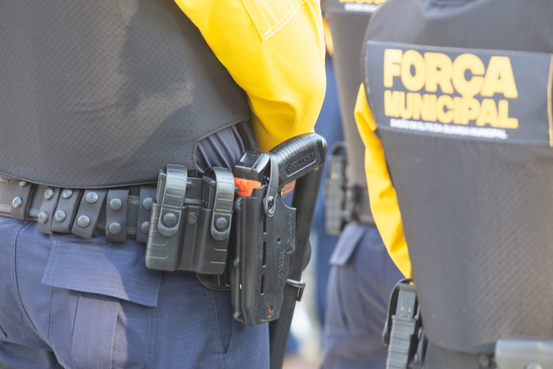 Agentes da Força Municipal usam pistolas e outros equipamentos - Érica Martin / Agência O Dia