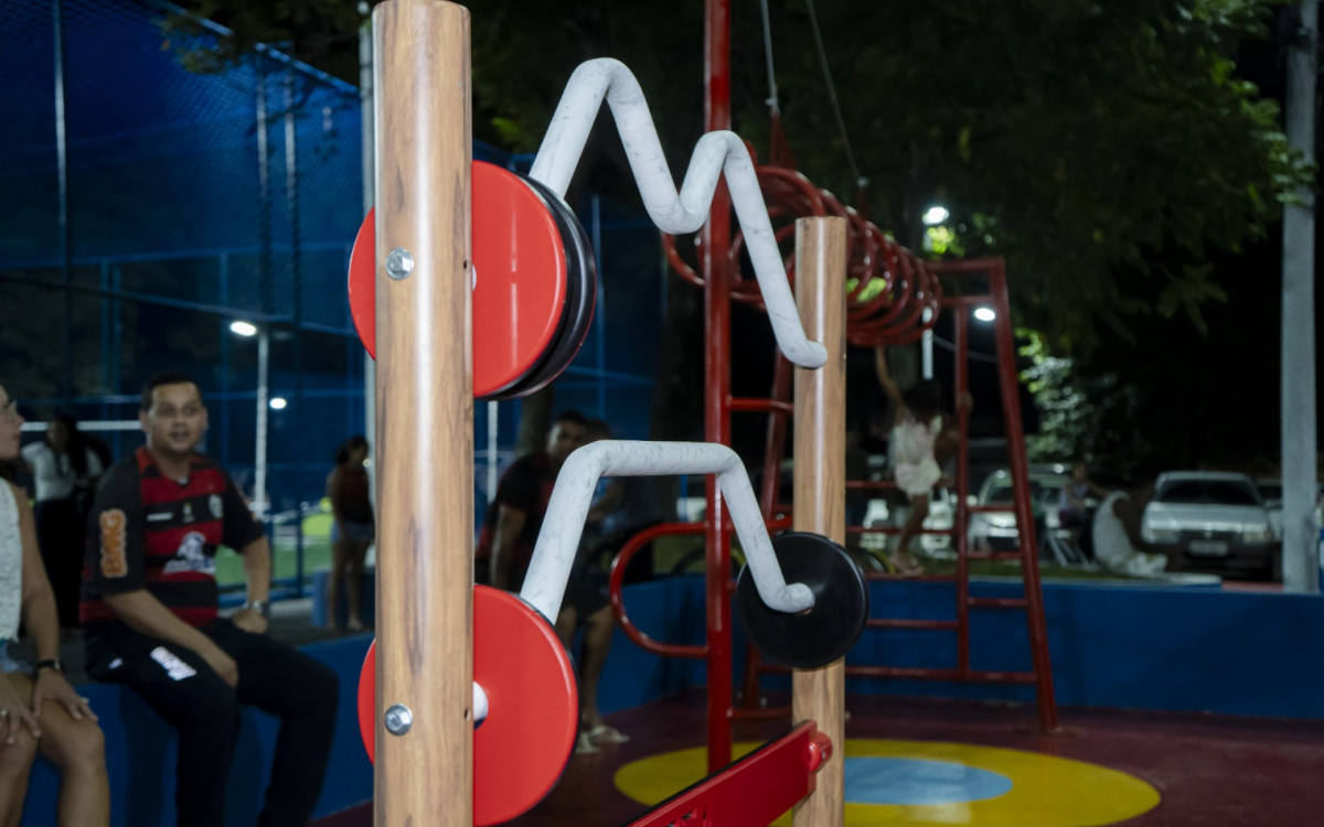 Prefeitura de Duque de Caxias reforma pra&ccedil;as na cidade - Divulga&ccedil;&atilde;o