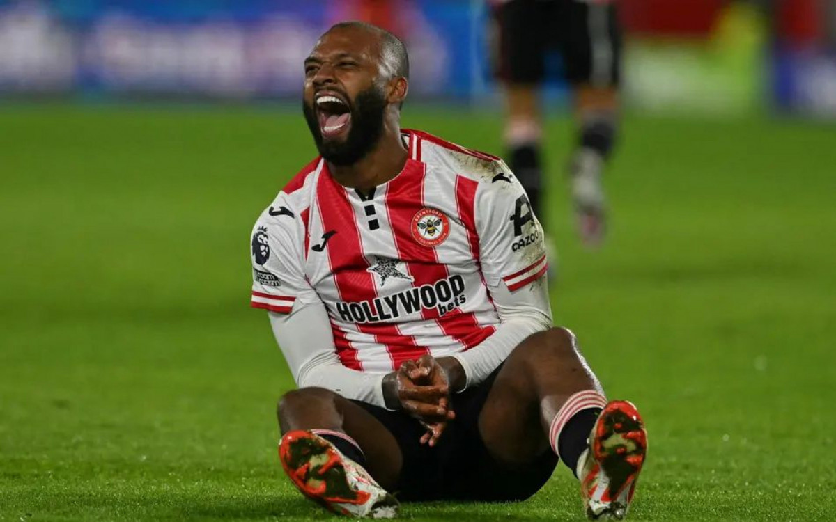 Igor Thiago comemora gol pelo Brentford