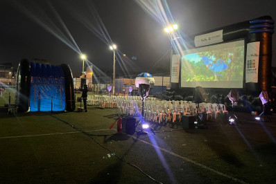 Cinema ao ar livre chega ao Novo Botafogo e leva cultura gratuita para moradores de Macaé