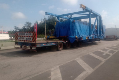 Operação com carretas de grande porte irá interditar a descida da Serra na madrugada desta terça-feira