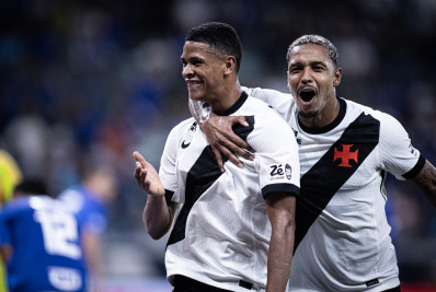 Volantes do Vasco ganham protagonismo e vivem fase artilheira após chegada de Renato