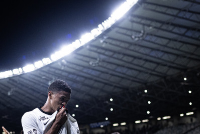 Barros se manifesta após gols e expulsão: 'Futebol nos ensina todos os dias'