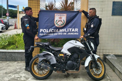 Motocicleta com chassi adulterado é apreendida e adolescente é levado à delegacia em Rio das Ostras