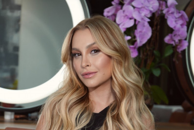 Carla Diaz muda visual e surge loira para viver vilã: 'Amo me entregar'