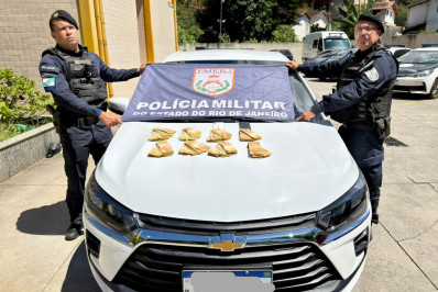 Polícia Militar apreende carro e R$ 14 mil em dinheiro na Comunidade do Neylor