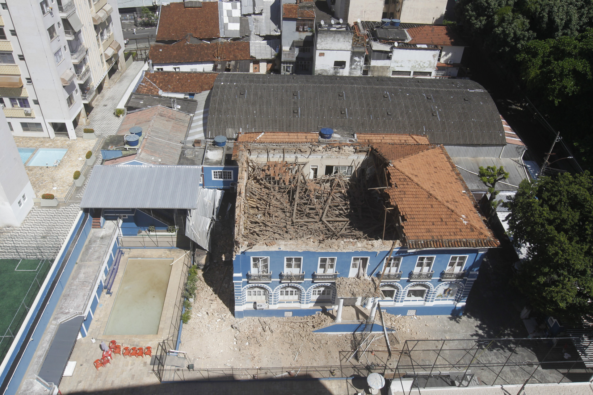 Desabamento parcial da Casa dos Poveiros, um clube tradicional na região da Tijuca. 
 - Reginaldo Pimenta/Agência O Dia