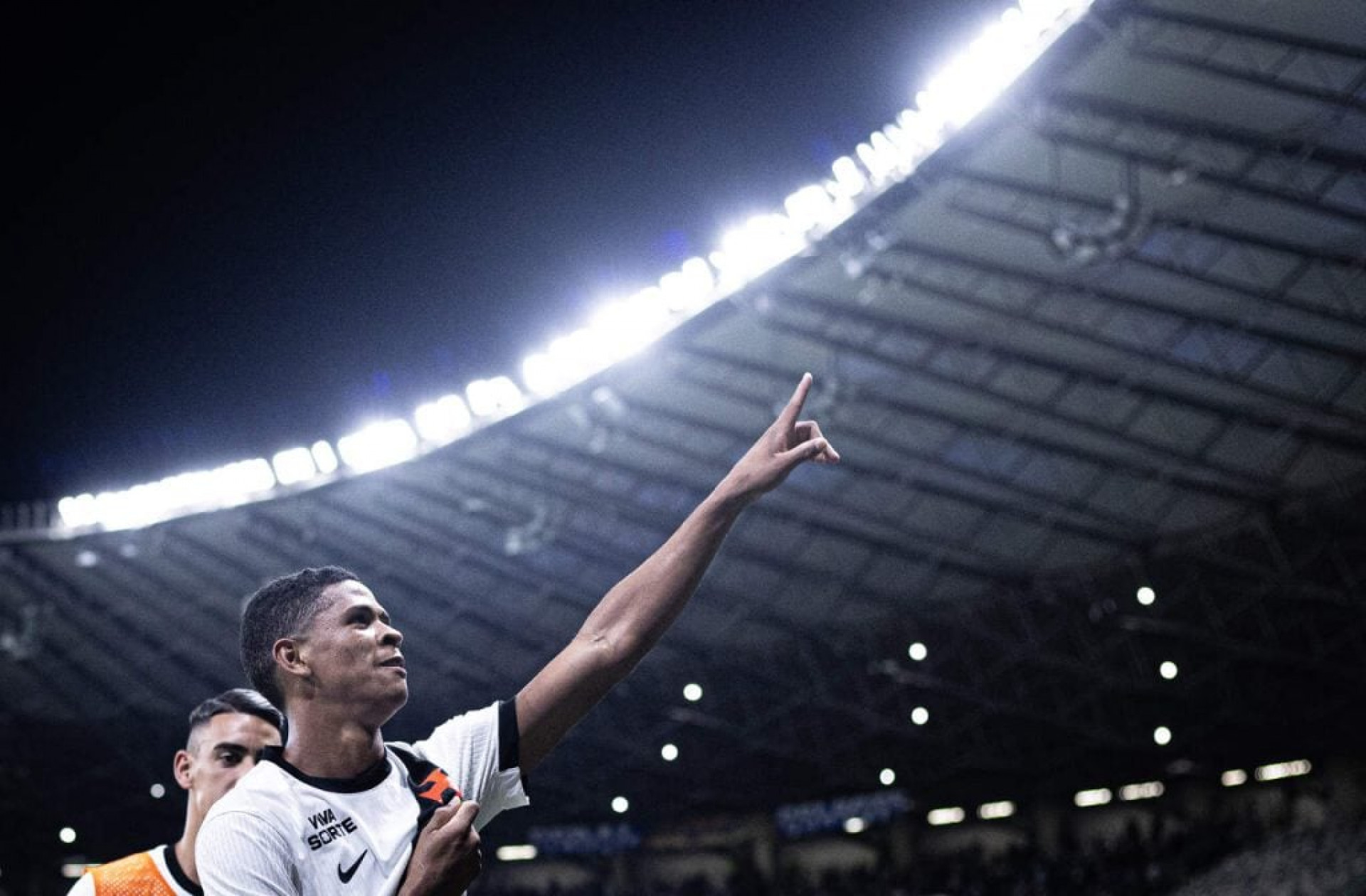 Volantes ganham protagonismo com Renato no Vasco