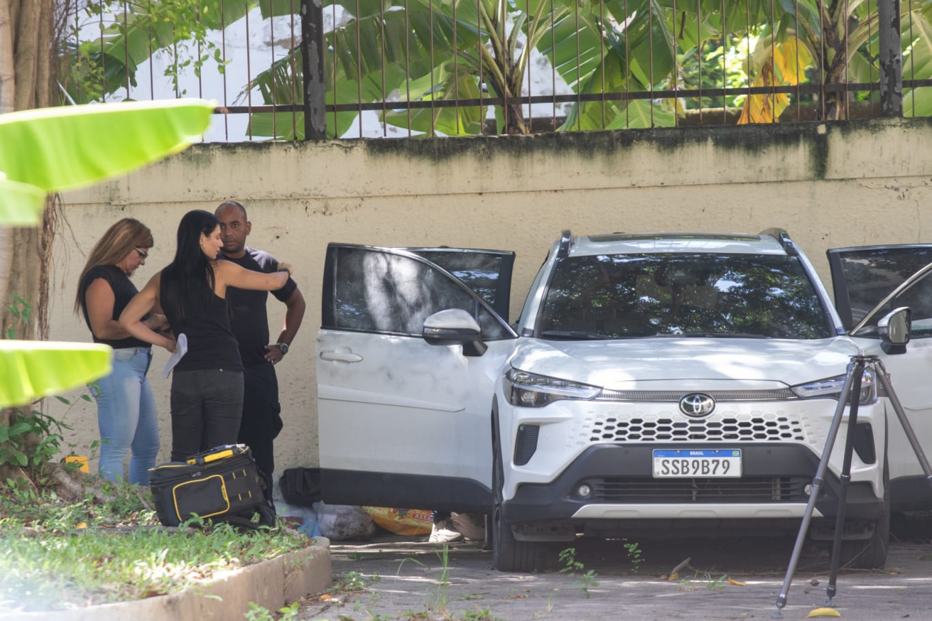Carro passou por perícia na sede da DHC, na Barra da Tijuca - Érica Martin / Agência O Dia