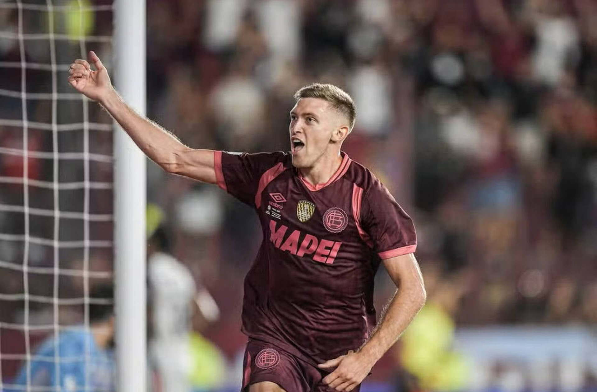 Castillo comenta peso de ser a contrata&ccedil;&atilde;o mais cara da hist&oacute;ria do Fluminense