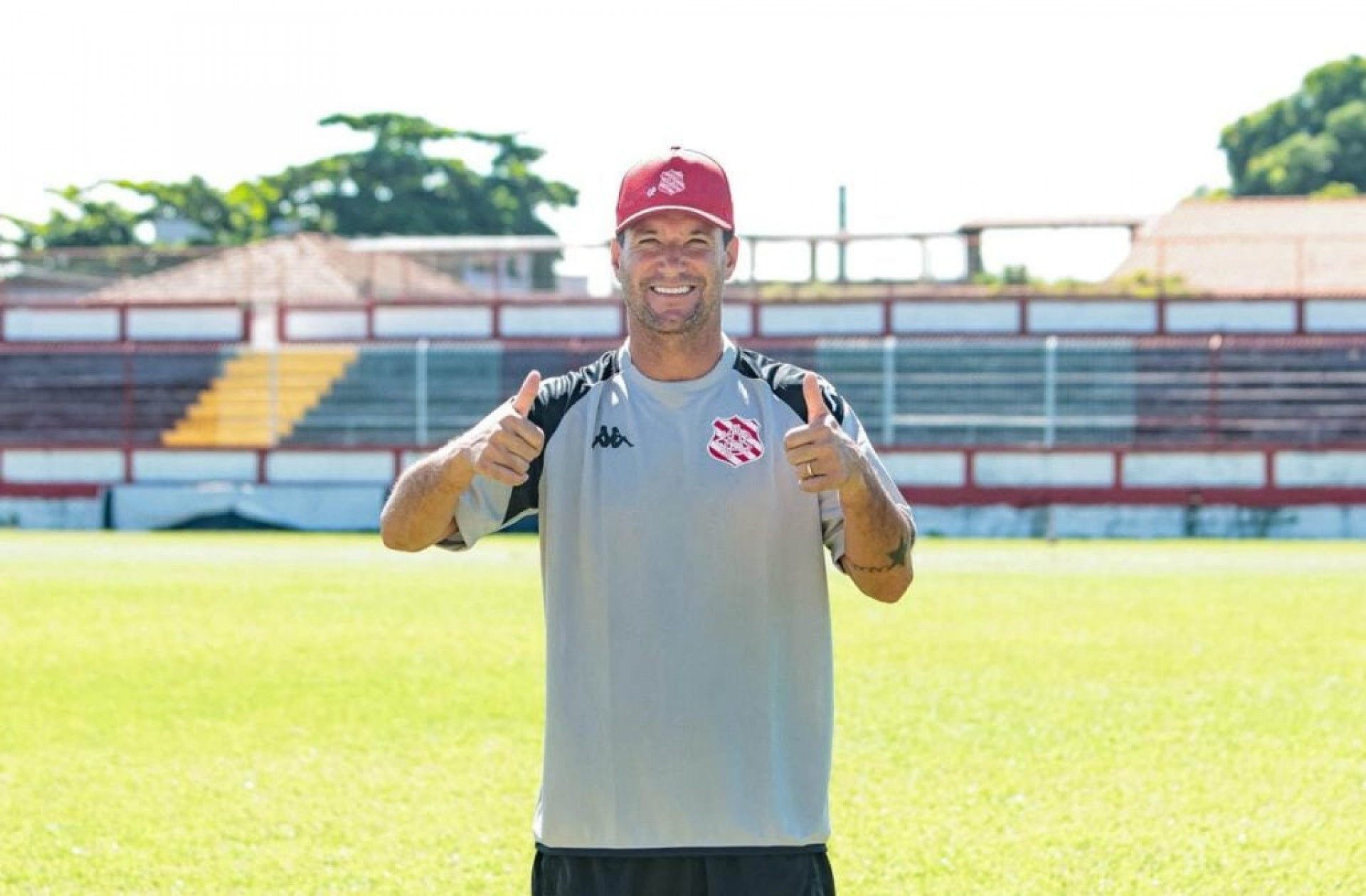 Thiago Neves &eacute; o novo t&eacute;cnico do sub-20 do Bangu