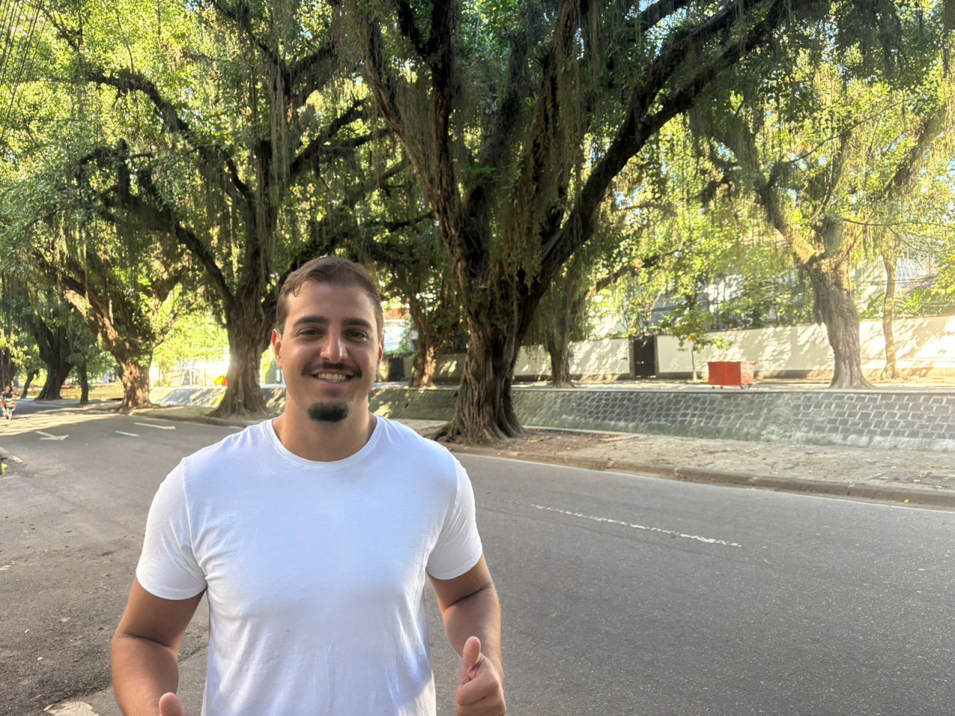 Mateus Barreto celebrou o reforço do policiamento no Leblon - Fred Vidal / Agência O Dia