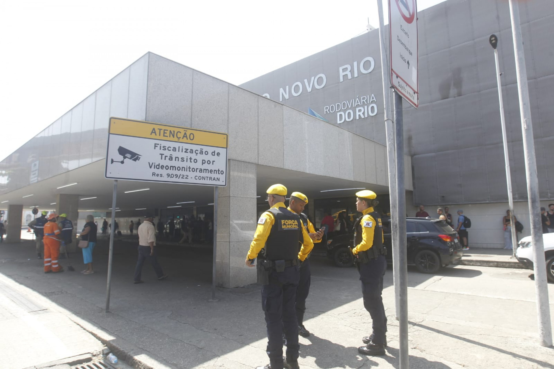 Agentes da Força Municipal patrulharam em frente à Rodoviária do Rio - Reginaldo Pimenta / Agência O Dia