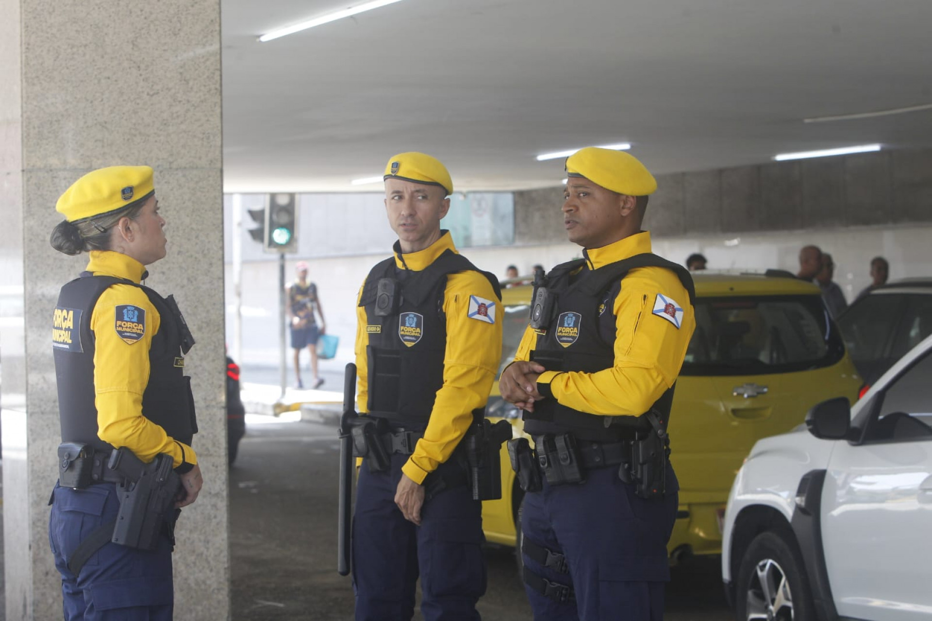 Agentes da Força Municipal carregam pistolas, teasers e cassetetes - Reginaldo Pimenta / Agência O Dia