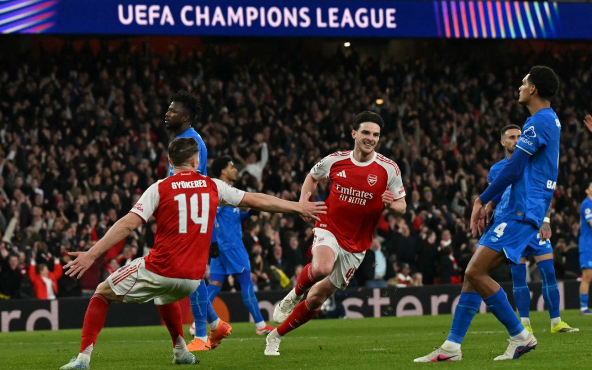 Arsenal venceu o Bayer Leverkusen e avan&ccedil;ou &agrave;s quartas de final da Liga dos Campe&otilde;es - Glyn Kirk / AFP