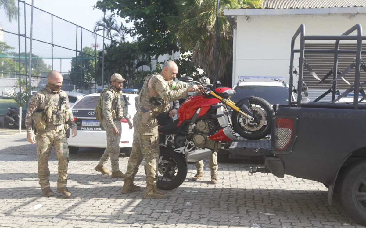 Materiais apreendidos na opera&ccedil;&atilde;o contra o tr&aacute;fico de drogas na Lapa