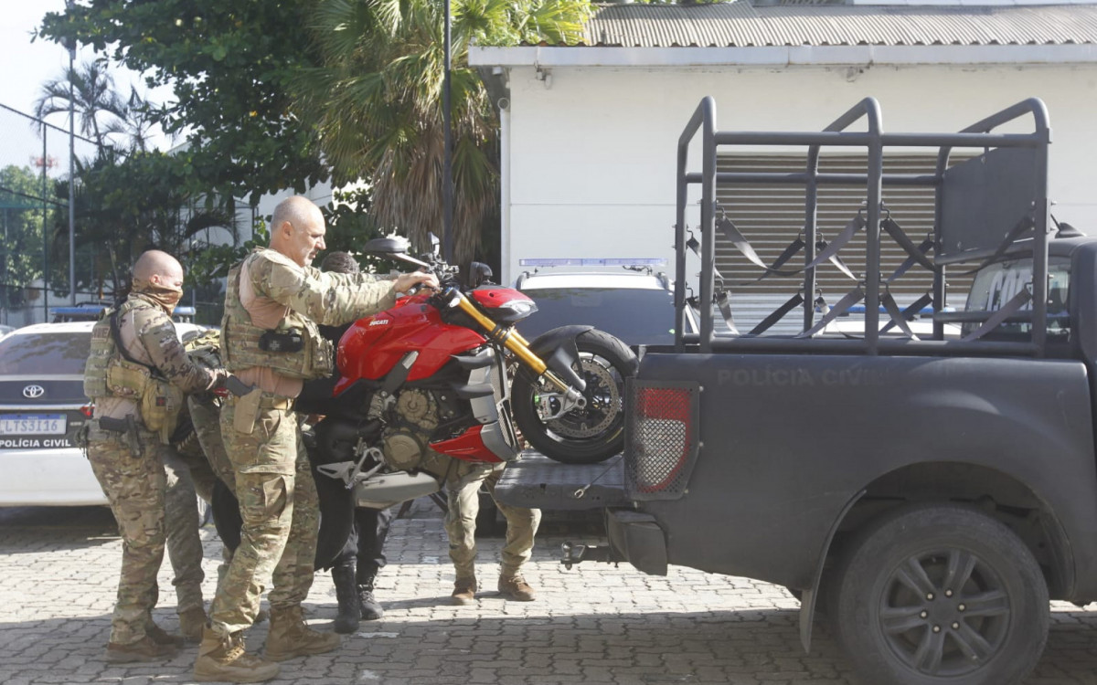 Materiais apreendidos na opera&ccedil;&atilde;o contra o tr&aacute;fico de drogas na Lapa