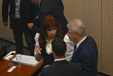 Ex-presidente argentina Cristina Kirchner depõe em julgamento por corrupção