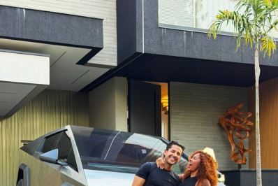 Sthe Matos ganha carrão avaliado em R$ 1,5 milhão de Kevi Jonny 