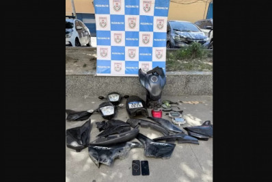 Menor é apreendido com peças de motos roubadas e simulacro de arma em Cabo Frio
