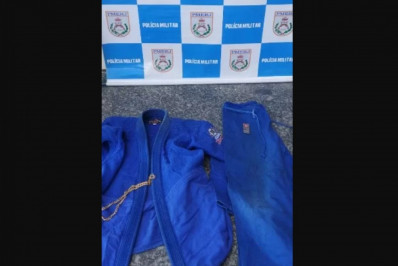 Suspeito de receptação é flagrado com kimono furtado em Cabo Frio