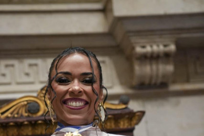 Raphaela Nascimento, presidente da Tradição, é homenageada com a Medalha Chiquinha Gonzaga