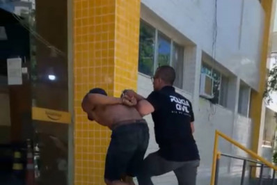 Casal é preso em Niterói após furtar loja de informática