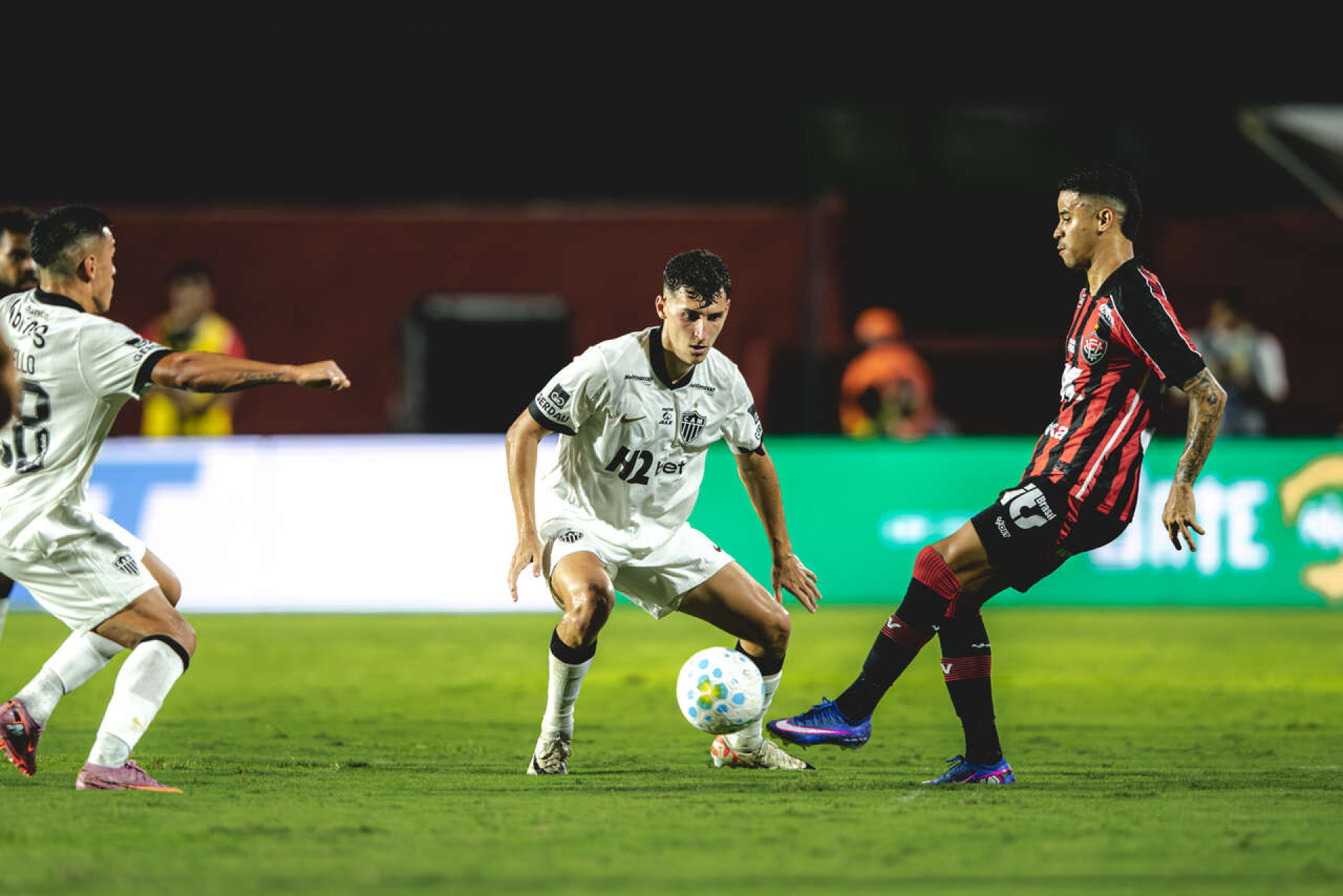 Atl&eacute;tico admite lacunas no elenco e planeja refor&ccedil;os para pr&oacute;xima janela